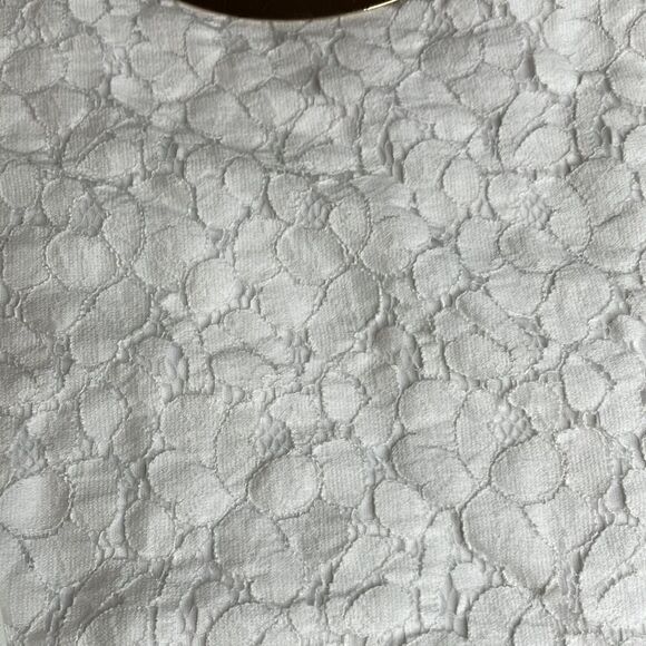 CALVIN KLEIN XL White Shirt With Floral Underlay & Gold Accent - Picture 6 of 11